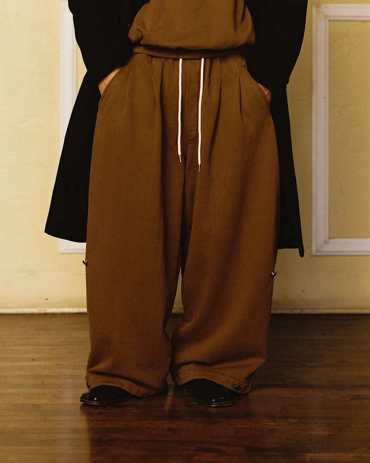 DEEP TAUPE TRIPTYCH SWEAT PANT