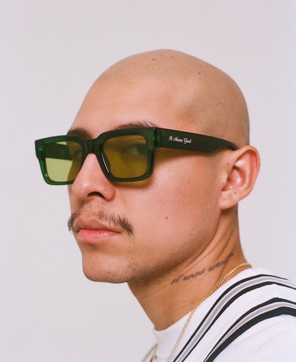 
              
                BUENO FOR SZADE COLLECTIVE
              
            